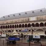 Il Palazzo della Ragione in piazza delle Erbe a Padova, accanto a Palazzo Moroni, sede del Comune